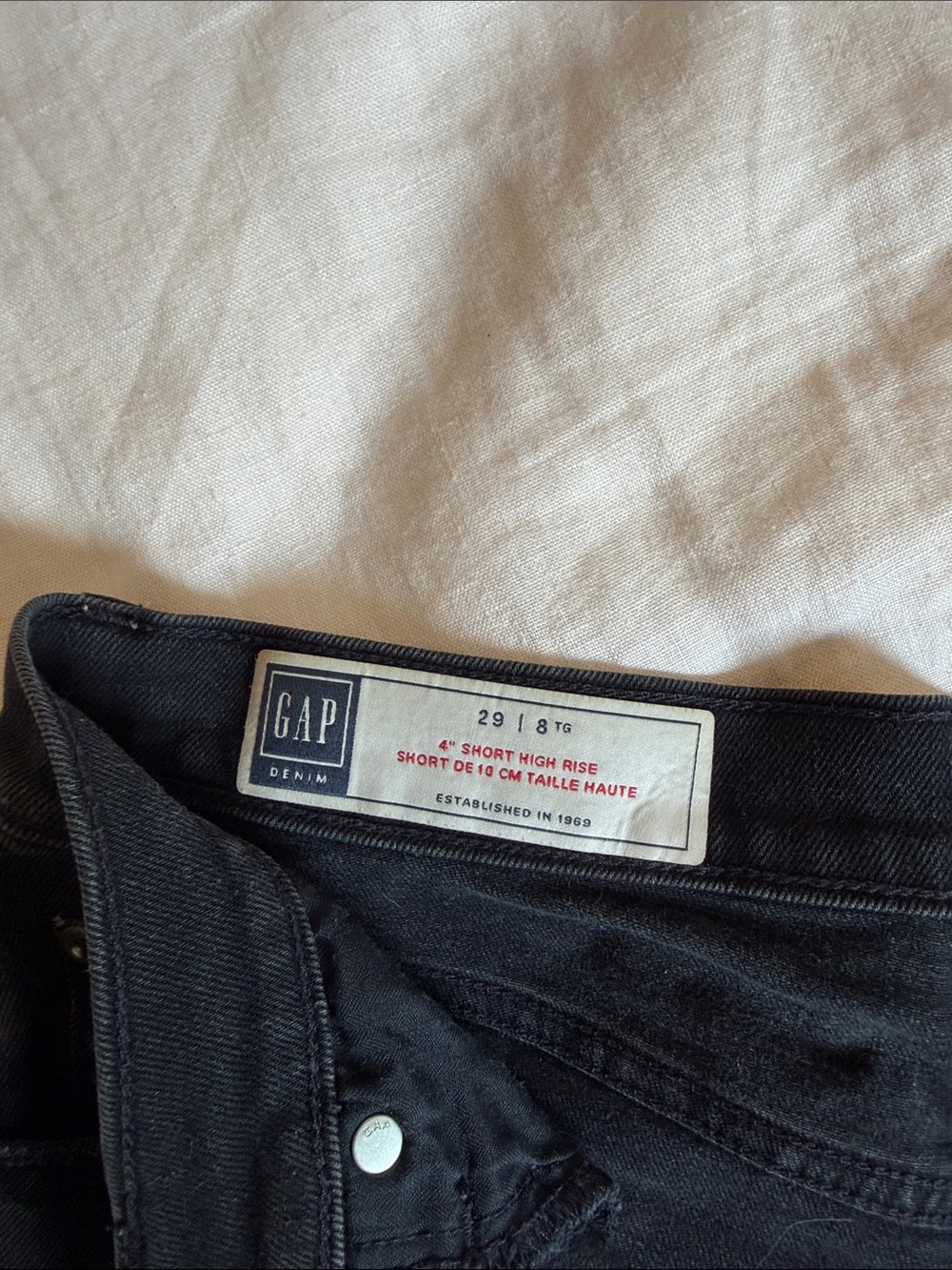 Gap 4 Inch High Rise Distressed Denim Shorts - Picture 6 of 6